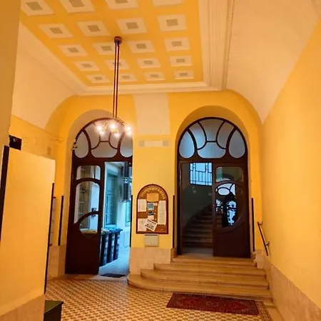 Chic City Center Studio Ac & Tropical Charm Budapest Exterior photo