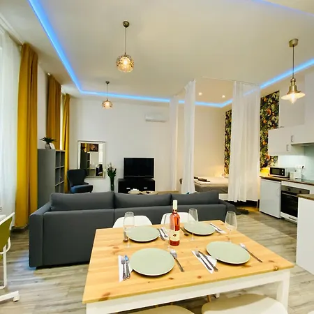 Chic City Center Studio Ac & Tropical Charm Budapest Exterior photo
