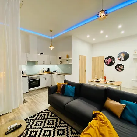 Chic City Center Studio Ac & Tropical Charm Budapest Exterior photo
