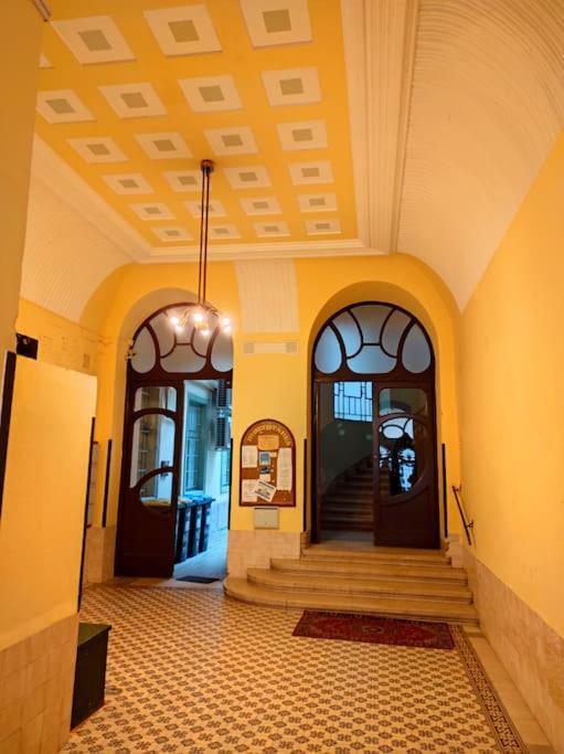 Chic Center Ac & Tropical Charm * Budapest
